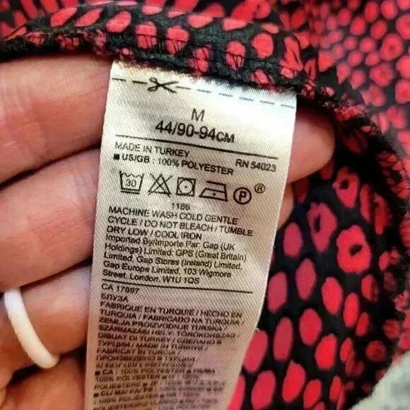 Banana Republic Women's Red & Black Poly Print Puffy Sleeve Blouse - Picture 10 of 10